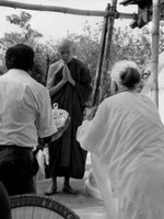 Ven Mettavihari receiving Casket